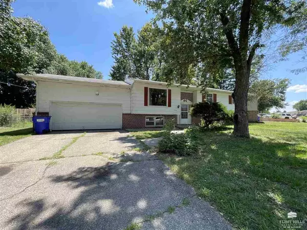 1209 Highland DR, Junction City, KS 66441