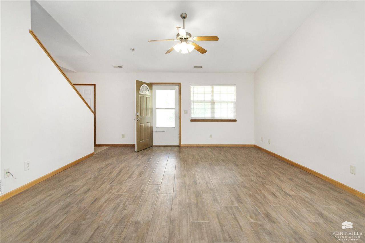Manhattan, KS 66503,614 Highland Ridge DR
