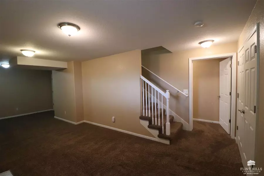 2110-2112 Thompson DR, Junction City, KS 66441