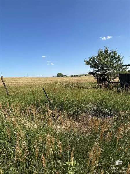 376 Sage RD, Jamestown, KS 66948