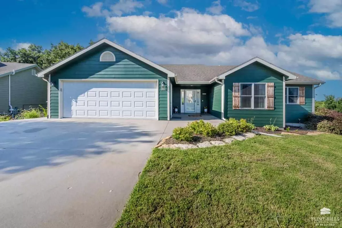 St. George, KS 66535,310 Lockett LN