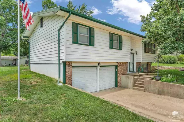 Wamego, KS 66547,1403 Lilac Lane