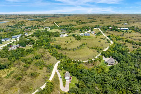 Manhattan, KS 66502,7860 Lakeside Avenue