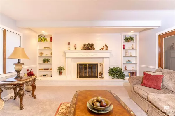 Manhattan, KS 66502,1920 Bluestem TER