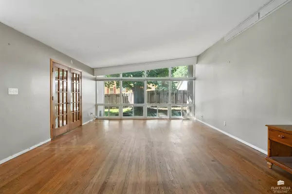 Manhattan, KS 66502,825 Harris