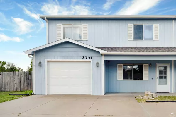 2301 Vineyard CIR, Manhattan, KS 66502