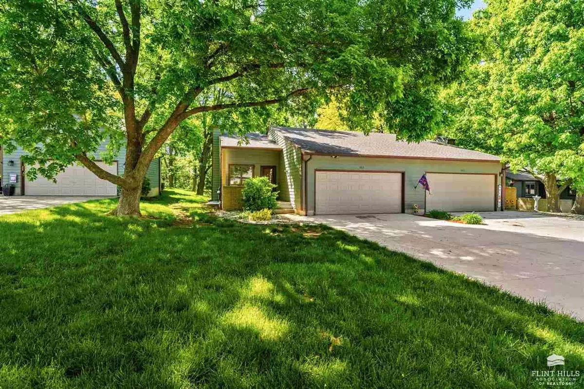 Manhattan, KS 66503,3813 Emerald CIR