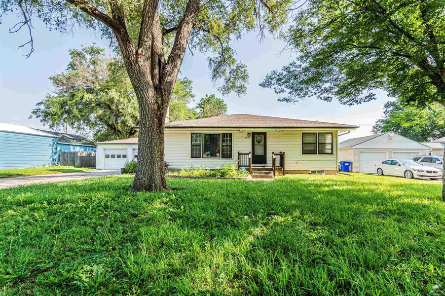 1024 W 5th ST, Junction City, KS 66441