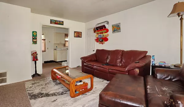 Manhattan, KS 66502,1511 Campus DR