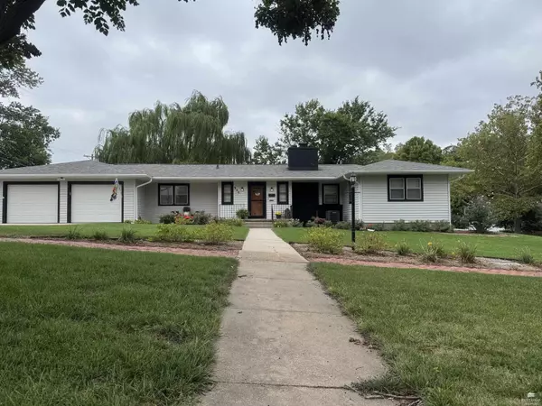 906 Republican, Concordia, KS 66901