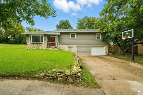 Wakefield, KS 67487,612 Cedar ST