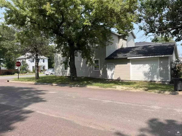 St. Marys, KS 66536,212 S 6th ST