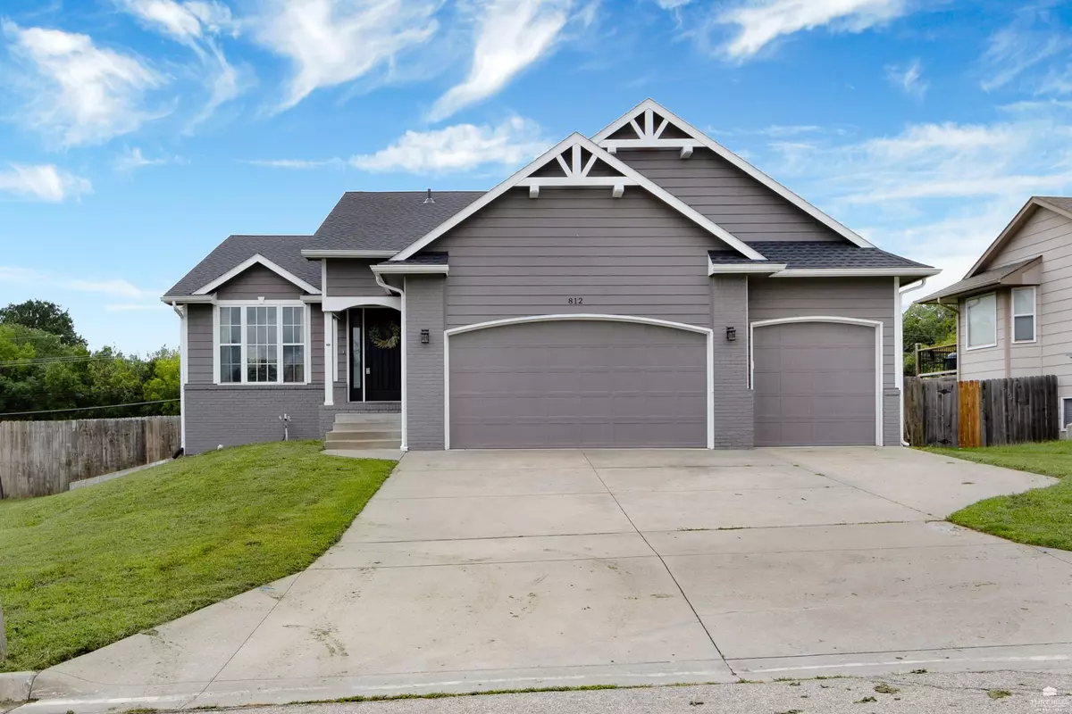 Manhattan, KS 66503,812 Fossilridge DR