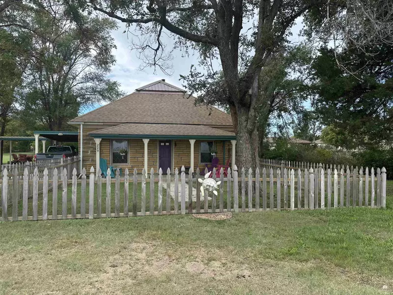 209 N Cemetery RD, Glasco, KS 67445