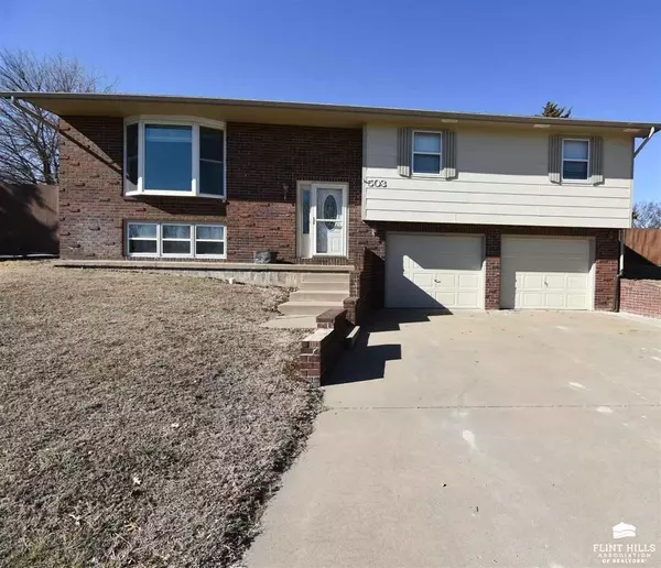 Chapman, KS 67431,503 Crestview DR
