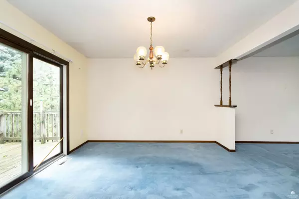 Manhattan, KS 66502,2215 Terry WAY