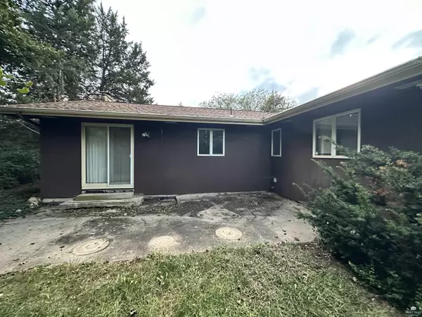 Manhattan, KS 66503,3500 Minton's LNDG