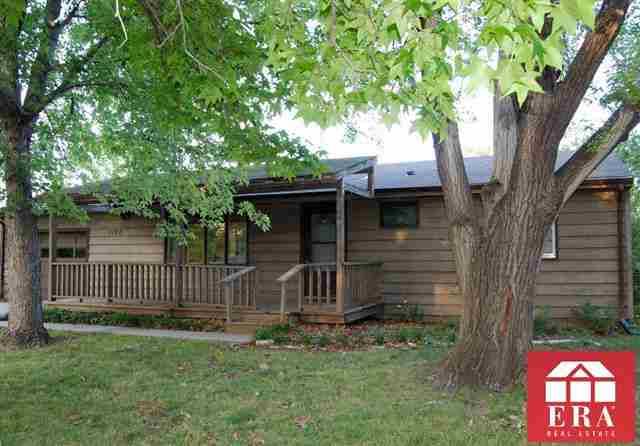 2122 NORTHVIEW DR, Manhattan, KS 66502