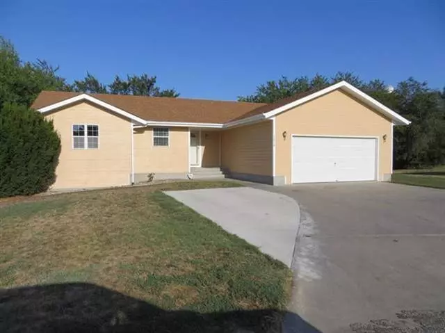 1014 Bayview DR, Milford, KS 66514