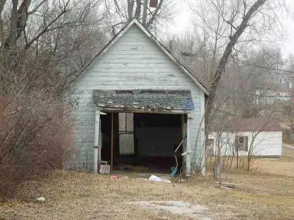 Onaga, KS 66521,116 4TH ST