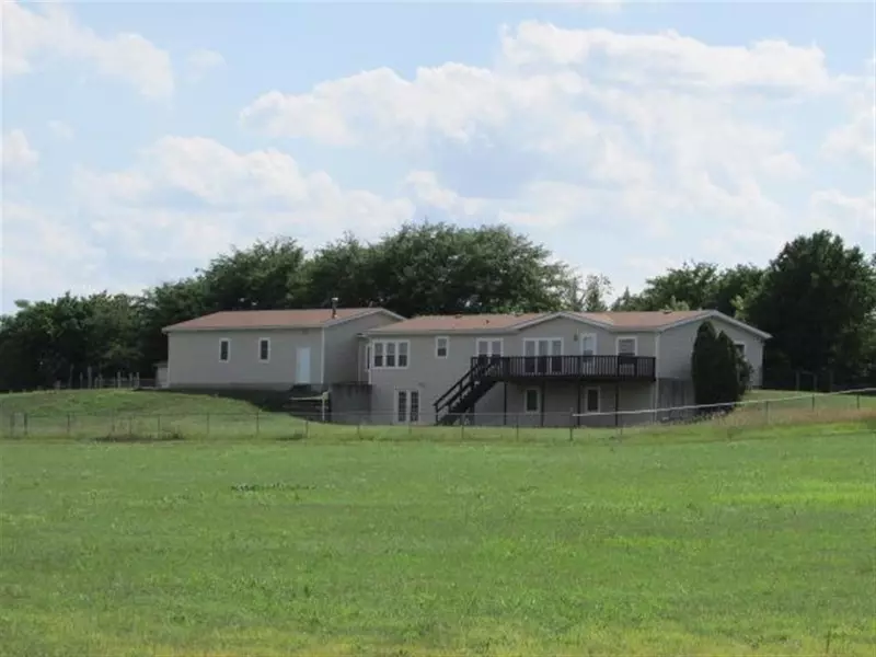 2534 Nicholson RD, Chapman, KS 67431