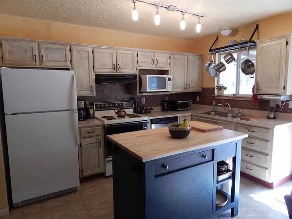 St. George, KS 66535,302 Oakview CT