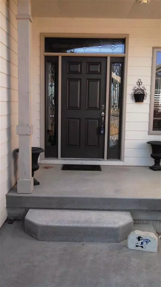 Manhattan, KS 66402,832 Brierwood DR