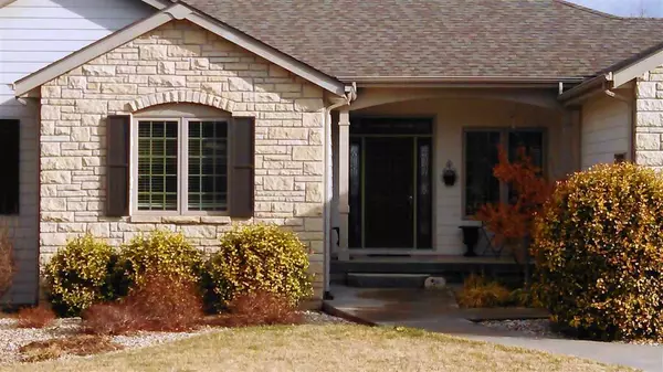 Manhattan, KS 66402,832 Brierwood DR