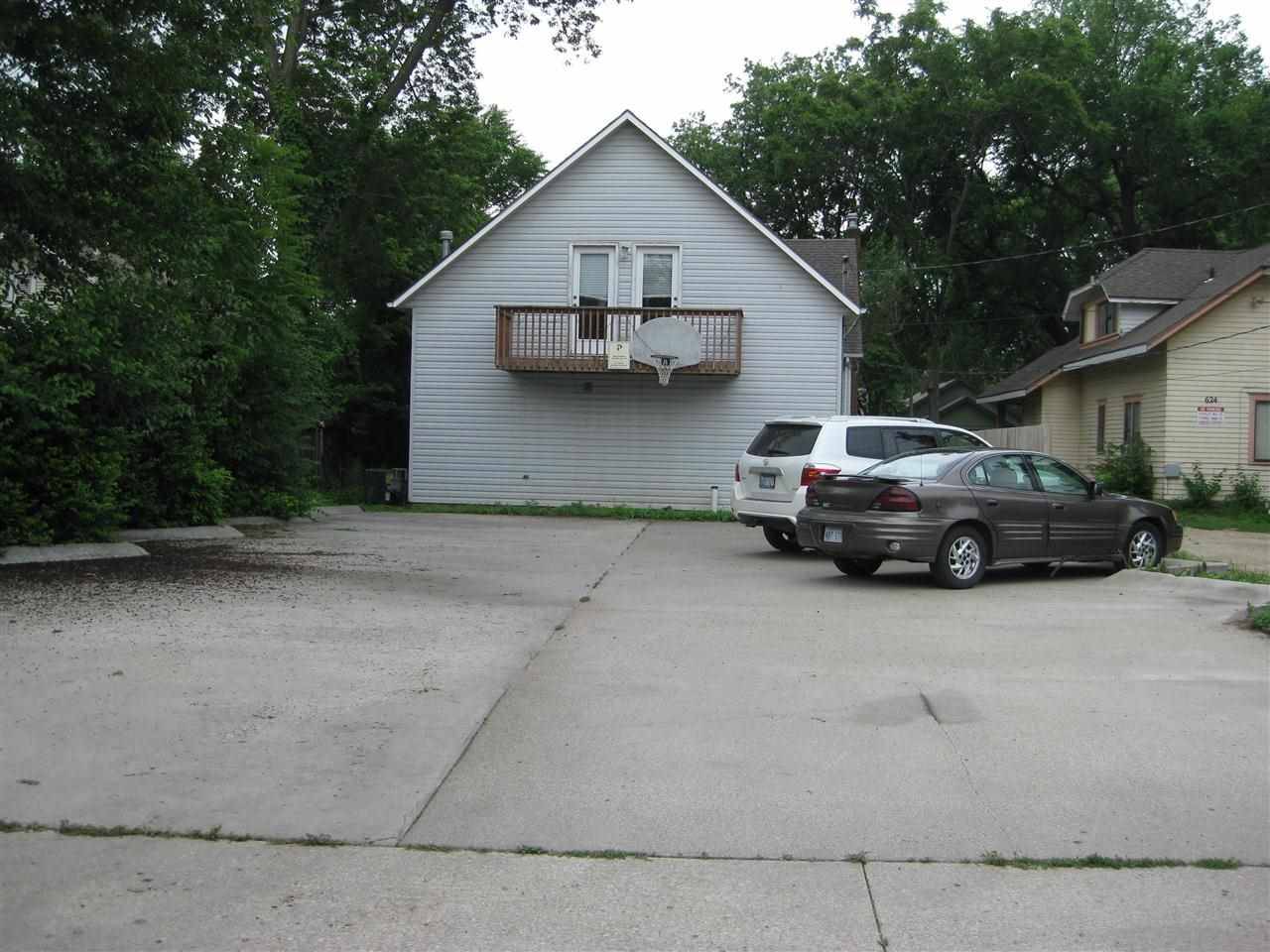 Manhattan, KS 66502,620/622 Bluemont AVE