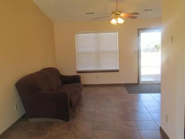 Manhattan, KS 66502-0000,823 Glenstone