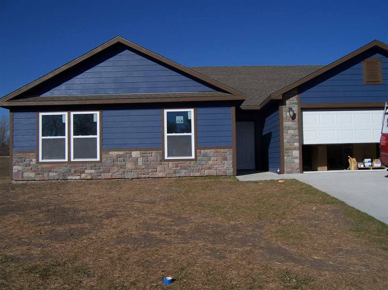 214 Bergsten Court, Riley, KS 66531