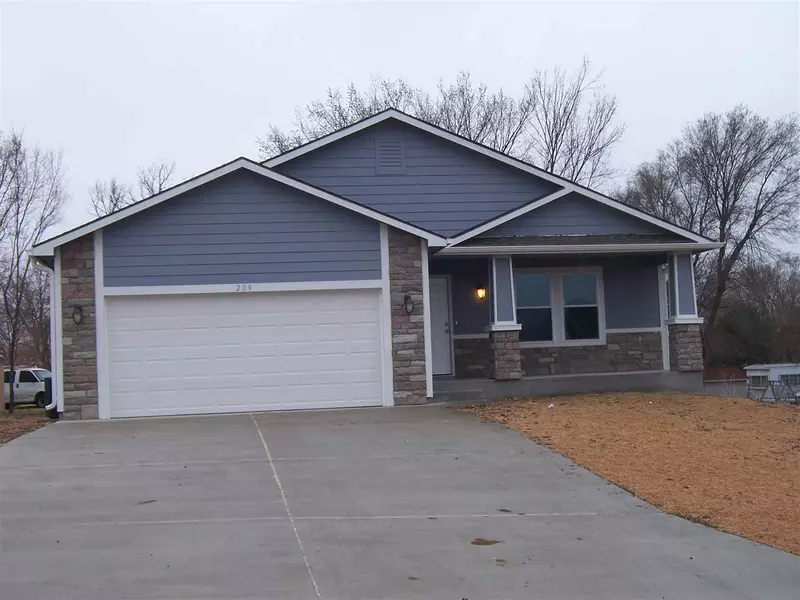 209 Bergsten Court, Riley, KS 66531