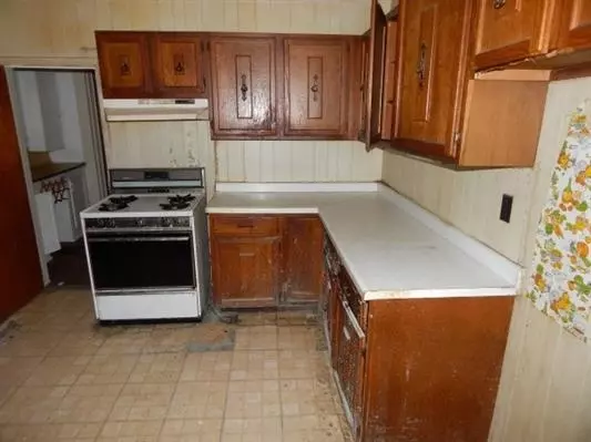 Topeka, KS 66607,1047 SE Republican AVE