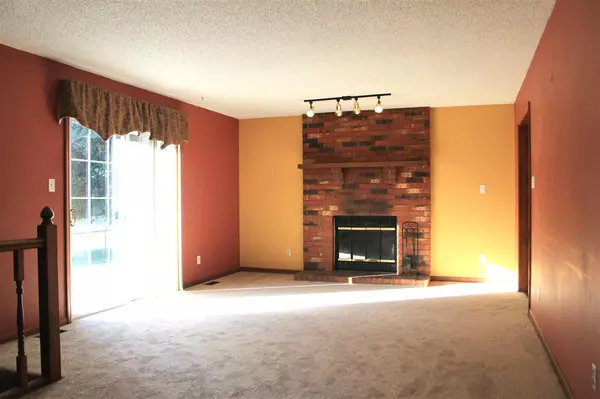 Topeka, KS 66610,3813 SW 39th ST