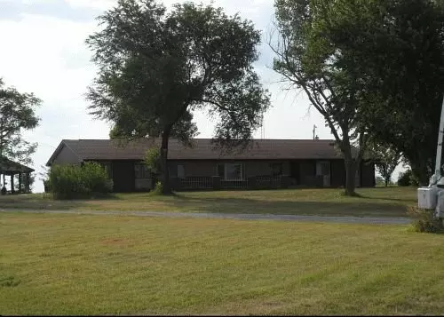 Topeka, KS 66615,330 NW Carlson RD