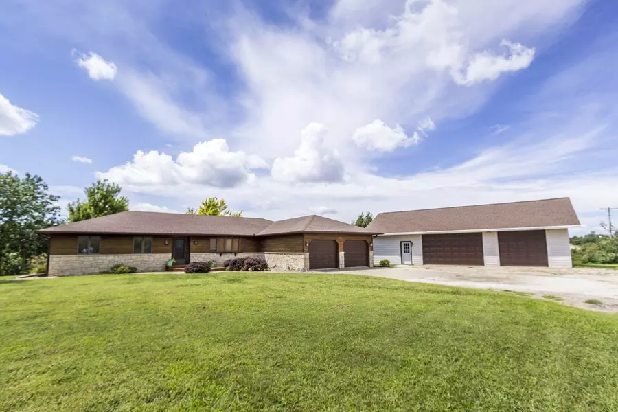 3301 Corral Circle, Manhattan, KS 66503