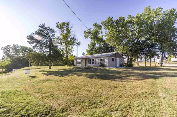 703 6th ST, St. George, KS 66535