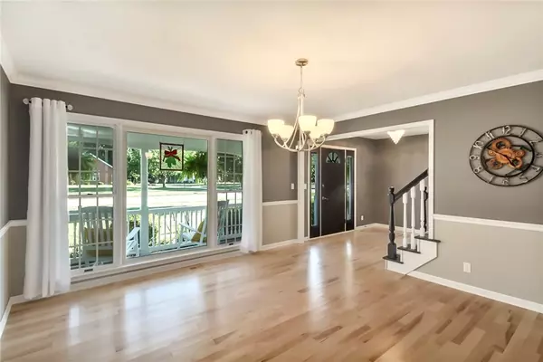 Charleston, IL 61920,561 Hickory LN