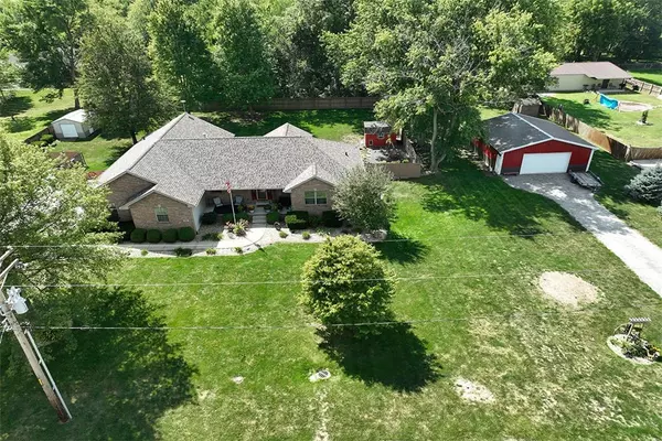 Warrensburg, IL 62573,355 E Warren ST