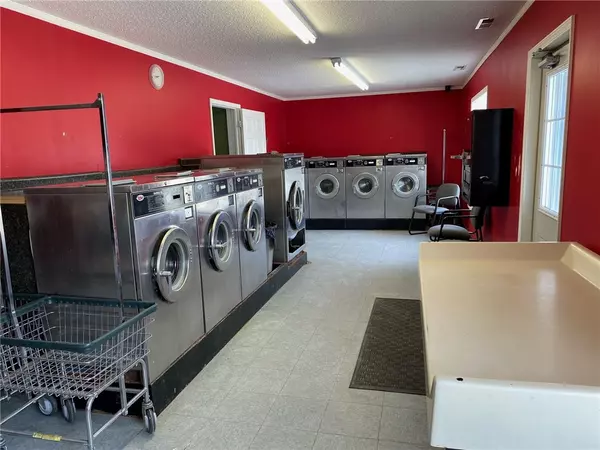 Farina, IL 62838,305 W Madison AVE