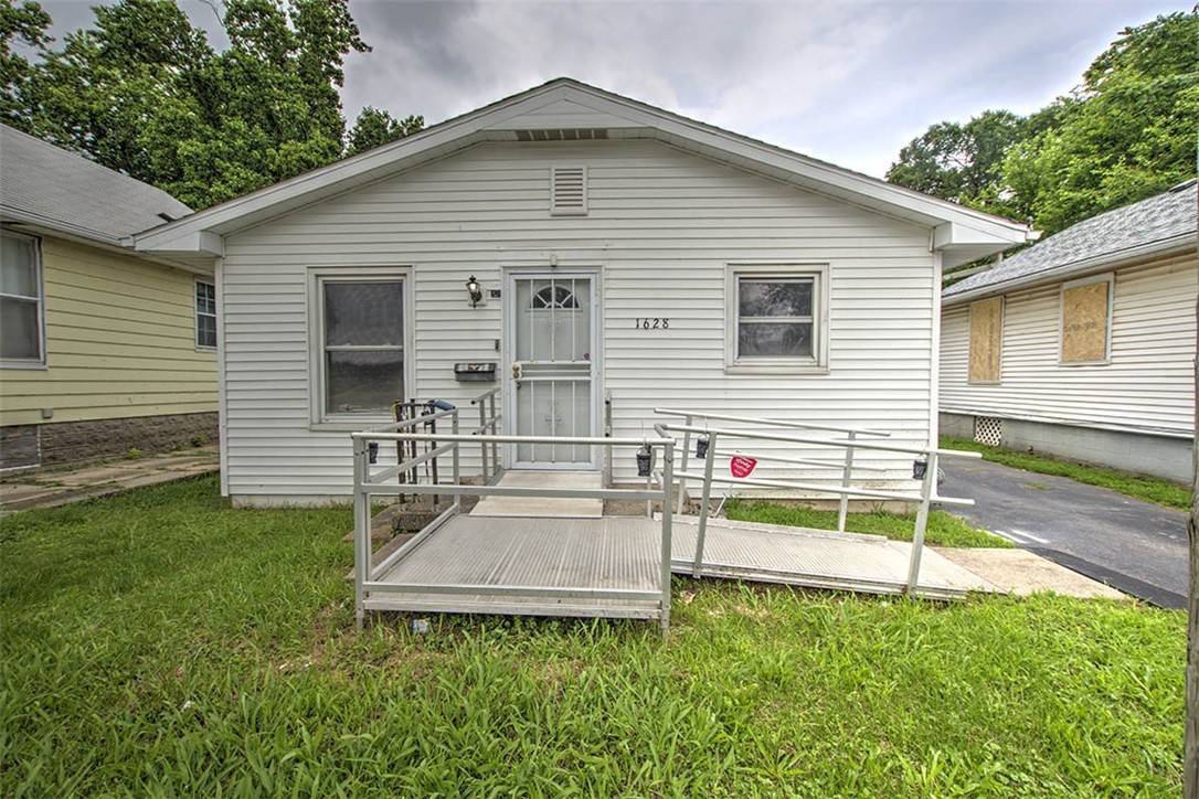 1628 N Oakland AVE, Decatur, IL 62526