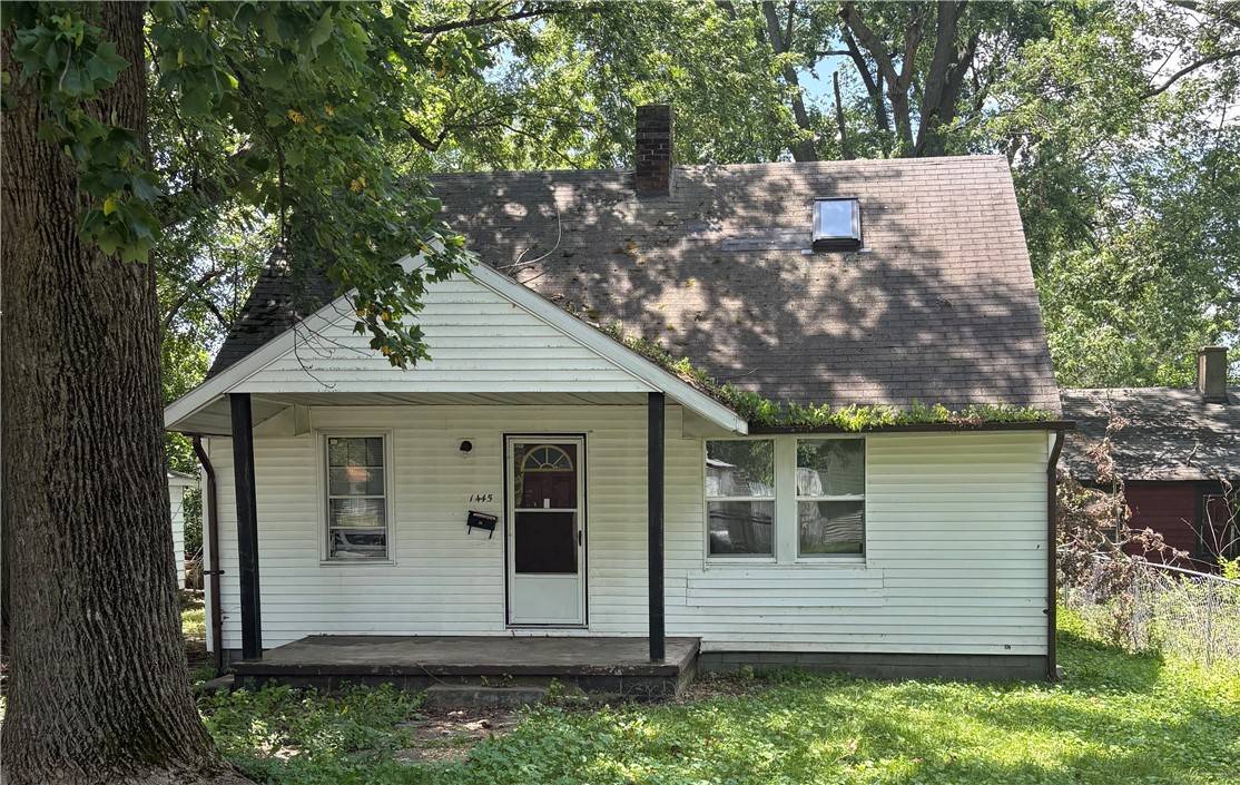 1445 Dennis AVE, Decatur, IL 62526