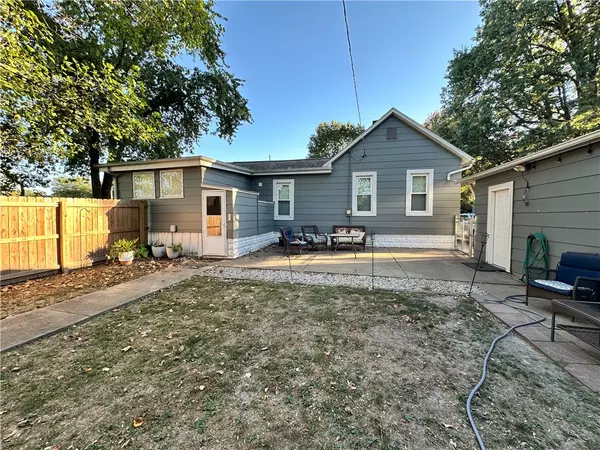 Pana, IL 62557,902 Birch ST