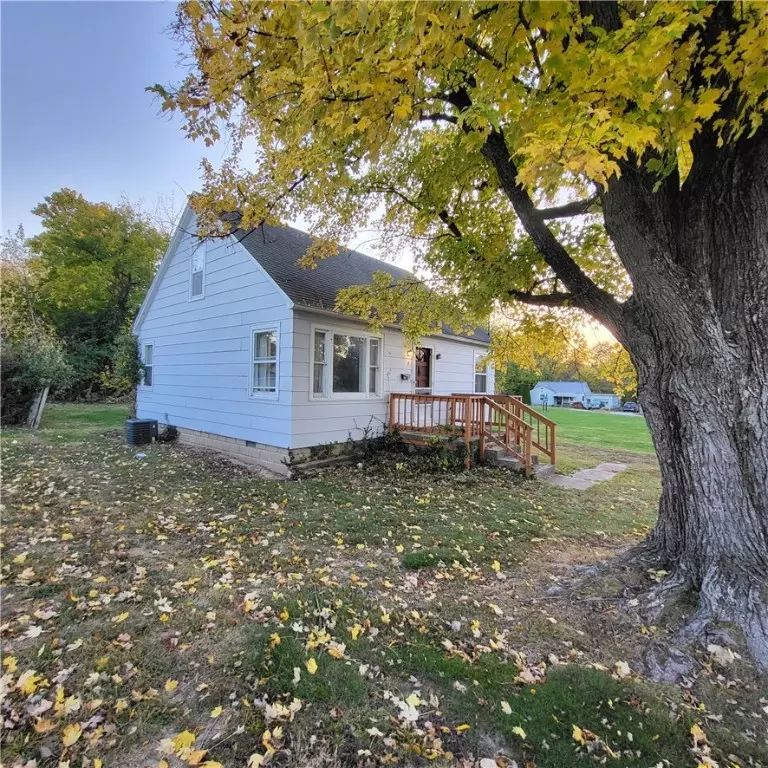 Charleston, IL 61920,8 W Harrison AVE