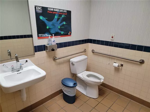 Shelbyville, IL 62565,410 S Heinlein DR