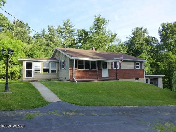 194 LAMBERT LN, Williamsport, PA 17701