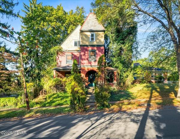 915 1ST AVE, Williamsport, PA 17701