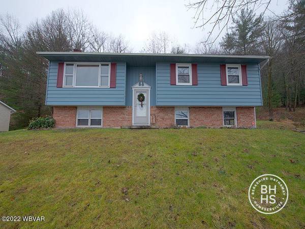 1421 PINECREST DR, S. Williamsport, PA 17702