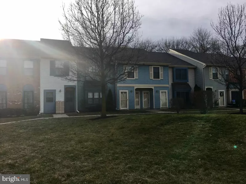 214 WYNDHAM PL, Robbinsville, NJ 08691