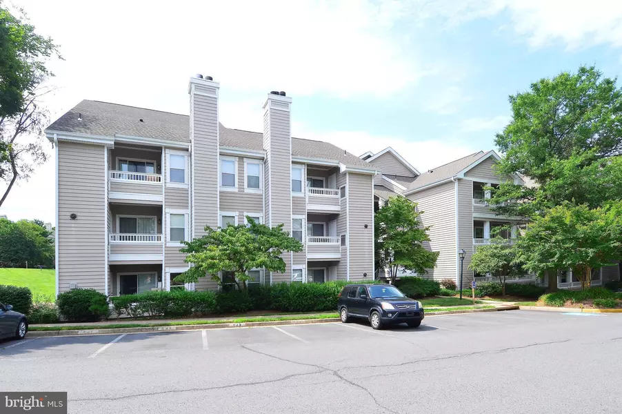 14313 CLIMBING ROSE WAY #105, Centreville, VA 20121